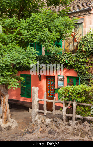 Au Lapin Agile, un petit cabaret fréquenté par Hemingway, Picasso et d'autres au début du xxe siècle, Montmartre, Paris France Banque D'Images