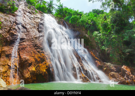 Na Muang 1 Waterfall Banque D'Images