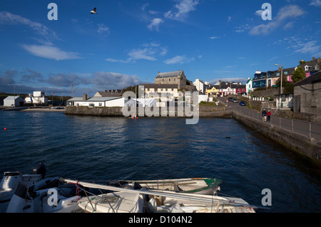 Le port et le château de Dún na Séad, construit en 1215, à Baltimore, dans le comté de Cork, Irlande Banque D'Images