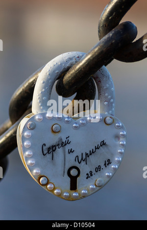 Cadenas d'amour à Kronverkskaya Embankment, Saint Petersburg, Russie Banque D'Images