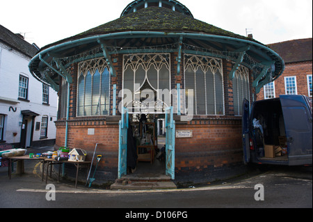 Le marché extérieur de ronde à Tenbury Wells le Worcestershire England UK Banque D'Images