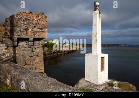 Caslean Aircin ou Arkin Fort construit en 1587, près d'une tra Mor, l'Inishmore, les îles Aran, comté de Galway, Irlande Banque D'Images