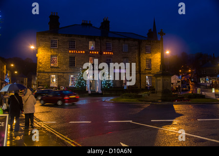 Rutland Arms Hotel Bakewell dans une ville dans le Derbyshire Peak District de nuit Décembre 2012 Banque D'Images