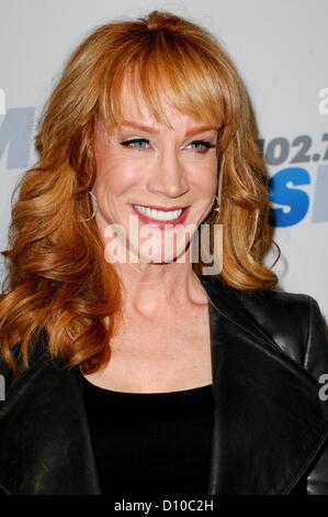 Kathy Griffin présente à 102.7 KIIS FM 2012 Jingle Ball - JEU, Nokia Theater à Los Angeles. Vivre, Los Angeles, CA le 3 décembre 2012. Photo par : Elizabeth Goodenough/Everett Collection Banque D'Images