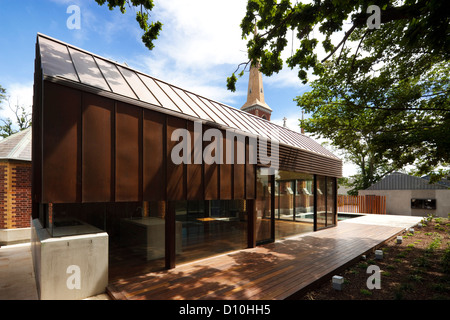 La conversion de l'église de John Knox, Melbourne, Australie. Architecte : Williams Boag architectes, 2010. Façade d'une nouvelle extension. Banque D'Images