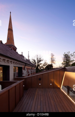 La conversion de l'église de John Knox, Melbourne, Australie. Architecte : Williams Boag architectes, 2010. Terrasse sur le toit. Banque D'Images