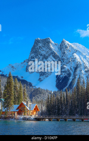 Chalet Restaurant d'Emerald Lake Lodge, Emerald Lake, le parc national Yoho, Colombie-Britannique, Canada Banque D'Images