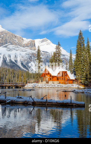 Chalet Restaurant d'Emerald Lake Lodge, Emerald Lake, le parc national Yoho, Colombie-Britannique, Canada Banque D'Images