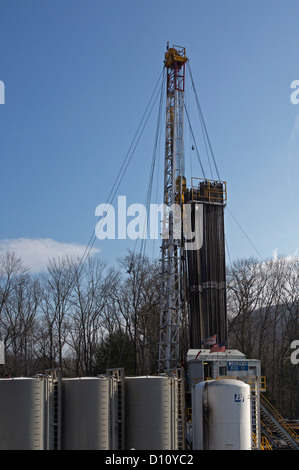 Gaz naturel bien-être percés pour la fracturation hydraulique (Fracking) en milieu rural de la Pennsylvanie Banque D'Images