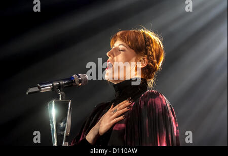 Exeter, Devon, UK. 4 décembre 2012. Florence Welch en live pendant le concert de Florence And The Machine à l'Exeter Westpoint Arena Crédit : Clive Chilvers / Alamy Live News Banque D'Images