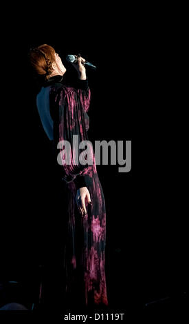 Exeter, Devon, UK. 4 décembre 2012. Florence Welch en live pendant le concert de Florence And The Machine à l'Exeter Westpoint Arena Crédit : Clive Chilvers / Alamy Live News Banque D'Images