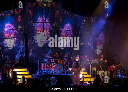 Exeter, Devon, UK. 4 décembre 2012. Florence Welch en live pendant le concert de Florence And The Machine à l'Exeter Westpoint Arena Crédit : Clive Chilvers / Alamy Live News Banque D'Images