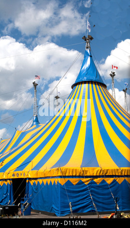 Le Cirque du Soleil tente de cirque, un mélange d'arts du cirque et animations de rue d'une entreprise. St Paul Minnesota MN USA Banque D'Images