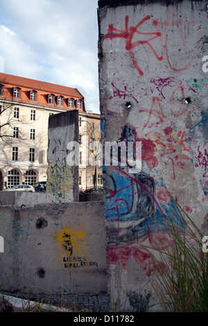 Vestiges du mur de Berlin, près de l'immeuble d'Axel Springer, Berlin Allemagne Banque D'Images