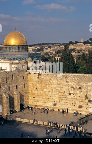 Années 1990 JÉRUSALEM ISRAËL Dôme du Rocher et mur ouest Banque D'Images