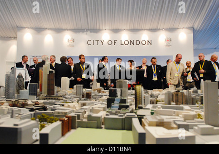 FRANCE, Cannes 11E MARS 2009 sur les investisseurs de la ville de Londres se tenir au MIPIM, le plus grand événement d'investissement immobilier Banque D'Images