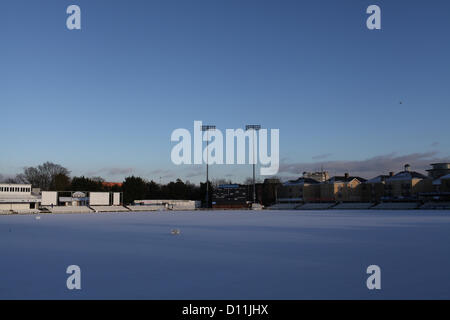 Chelmsford, Essex, le 5 décembre 2012, Essex County Cricket Ground (la Ford Comté sol) est couverte par la neige de décembre de l'automne. Crédit : Matt Wing / Alamy Live News Banque D'Images