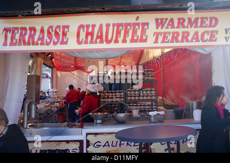 Marché de Noël sur les Champs Elysées à Paris, France Banque D'Images