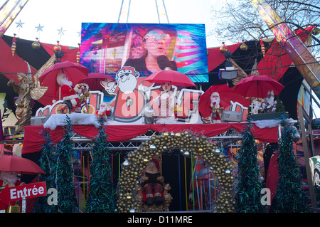 Marché de Noël sur les Champs Elysées à Paris, France Banque D'Images