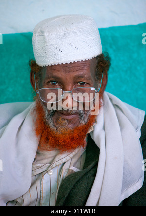 Portrait d'un homme musulman avec le gingembre entachée Beard, Harar, Ethiopie Banque D'Images