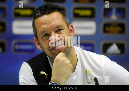 Viktoria Plzen le capitaine Pavel Horvath parle lors d'une conférence de presse avant l'Europa League match de football FC Viktoria Plzen vs Atletico Madrid en Plzen, République tchèque, mercredi, 5 décembre 2012. (Photo/CTK Petr Eret) Banque D'Images