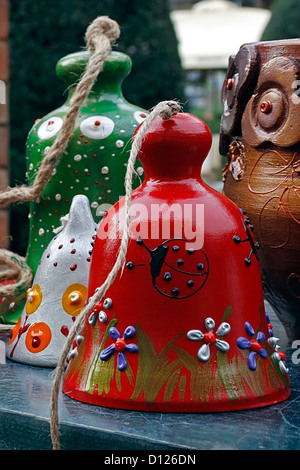 Décorations de Noël faites à partir de l'argile par des enfants. Banque D'Images