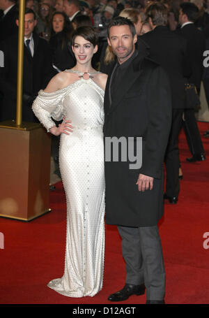 ANNE HATHAWAY et Hugh Jackman LES MISERABLES UK PREMIERE LONDON ENGLAND UK 05 décembre 2012 Banque D'Images