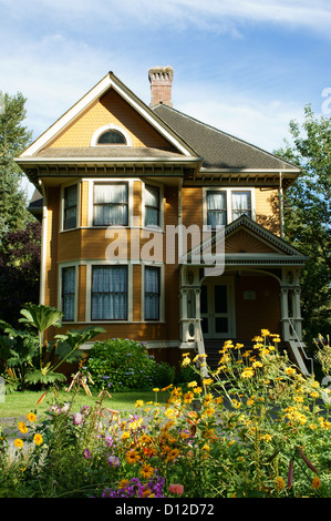The Burr House ou Burvilla, une maison de style révival de la reine Anne de l'époque édouardienne, dans le parc régional de l'île Deas, près de Vancouver, en Colombie-Britannique, au Canada Banque D'Images