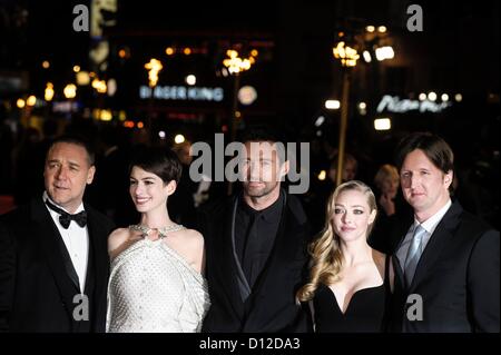 L'Acteur participe à la première mondiale de Les Misérables le 12/05/2012 à Leicester Square, Londres. Les personnes sur la photo : Amanda Seyfreid, Anne Hathaway, Hugh Jackman, Russell Crowe et Tom Hooper. Photo par Julie Edwards Banque D'Images