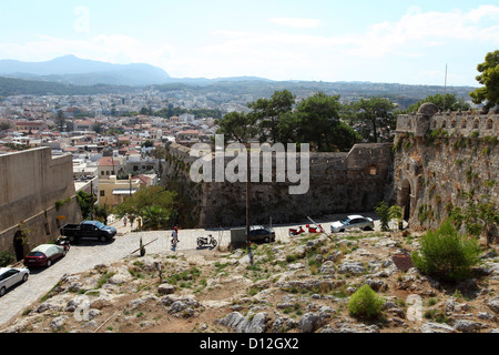 Porte principale de la forteresse (la forteresse) dans la vieille ville de Rethymno, Crète, Grèce. Banque D'Images