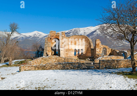 Ancienne église Byzantine Saint Achilleios ruines au bord du lac Prespa en Grèce Banque D'Images