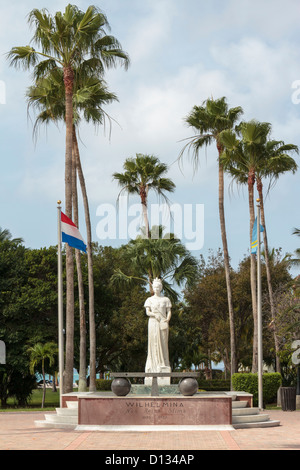 La Reine Wilhelmine statue en Wilhelmina Park Oranjestad, Aruba Banque D'Images