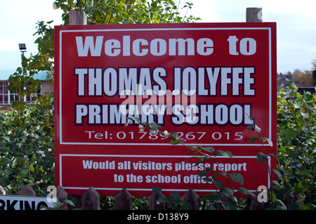 Signe de l'école primaire, Stratford-upon-Avon, Royaume-Uni Banque D'Images