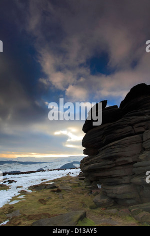 L'hiver sur Dovestone Tor, Upper Derwent Valley, parc national de Peak District, Derbyshire, Angleterre, RU Banque D'Images