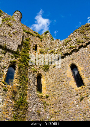 Château de Manorbier un château normand sur la côte près de gallois à Tenby, Pembrokeshire construit par William de Barri dans le douzième siècle Banque D'Images