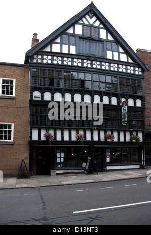 L'ours et Billet Public House Chester Street de pont inférieur Banque D'Images