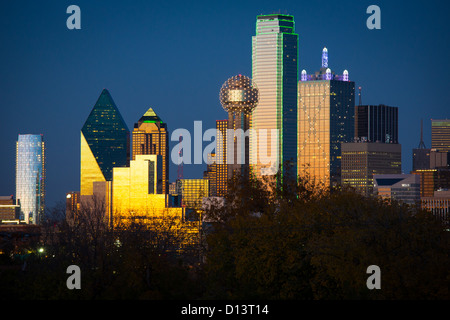 Dallas Downtown skyline at sunset Banque D'Images