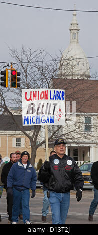 Lansing, Michigan - les membres de l'Union se sont ralliés à la capitale de l'Etat pour protester contre coup "droit de travailler" projet de loi soutenu par les législateurs républicains et gouverneur Rick Snyder. Banque D'Images