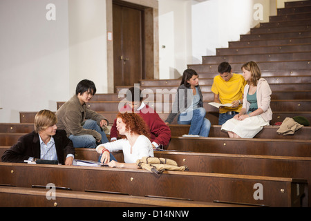 Les élèves en classe se prélasser