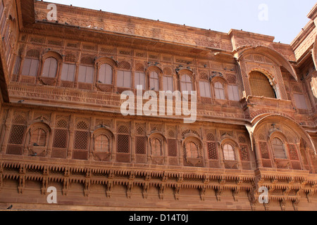 Les structures complexes de sculpté décoratif fort Mehrangarh Jodhpur, Rajasthan, Banque D'Images