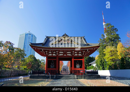 Le Taitokuinreibyo porte de Temple Zojo-ji Minato Tokyo Japon Banque D'Images