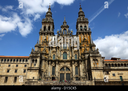 Façade ouest de la cathédrale vue de Praza do Obradoiro / Plaza del Obradoiro, Saint-Jacques-de-Compostelle , Galice , Espagne Banque D'Images