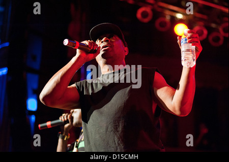 Chuck D de Public Enemy effectuant à Chicago, Illinois, dans le cadre de la tournée Hip Hop Dieux. Banque D'Images