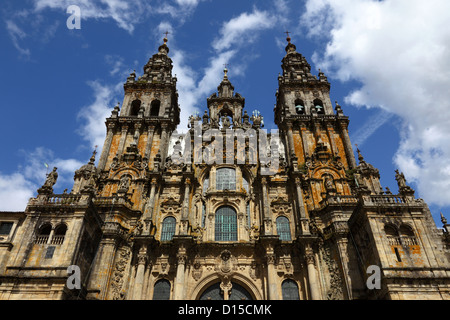 Façade ouest de la cathédrale vue de Praza do Obradoiro / Plaza del Obradoiro, Saint-Jacques-de-Compostelle , Galice , Espagne Banque D'Images