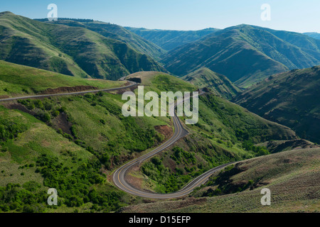 USA, Washington, Asotin Comté, Mountain Road Banque D'Images