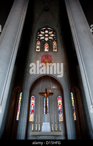 Barcelone, Espagne : Intérieur de l'Église Expiatoire du Sacré-Cœur de Jésus dans la colline du Tibidabo Banque D'Images