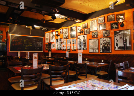 Le restaurant de l'intérieur de Marlowe à Canterbury, UK Banque D'Images