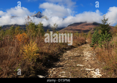 Enveloppée de nuages Lomnicky Stit dans la région de Slovaquie Tatras Banque D'Images