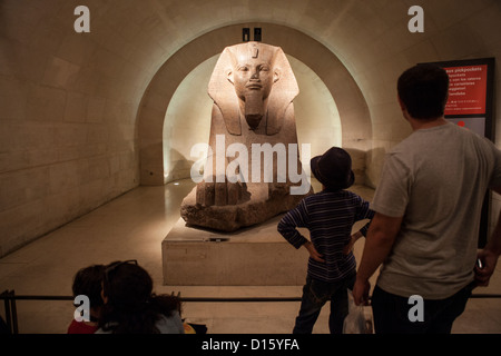 Grand Sphinx de Tanis - Musée du Louvre, Paris Banque D'Images