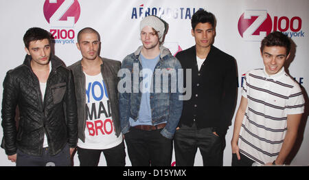 7 décembre 2012 - New York, New York, États-Unis - Chanteurs TOM PARKER, MAX GEORGE, SIVA KANESWARAN, JAY MCGUINESS, NATHAN SYKES du voulait assister à la 2012 Z100's Jingle Ball tenue au Madison Square Garden. (Crédit Image : © Kaszerman ZUMAPRESS.com)/Nancy Banque D'Images